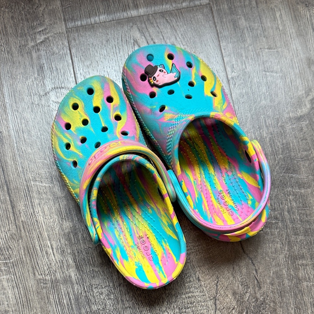 CROCS Kids Tie-Dye Clog in Turquoise, Pink & Yellow